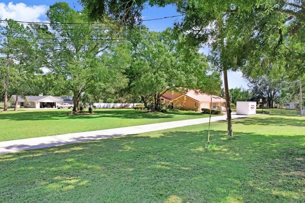 合同活跃: $600,000 (3 贝兹, 2 浴室, 2322 平方英尺)