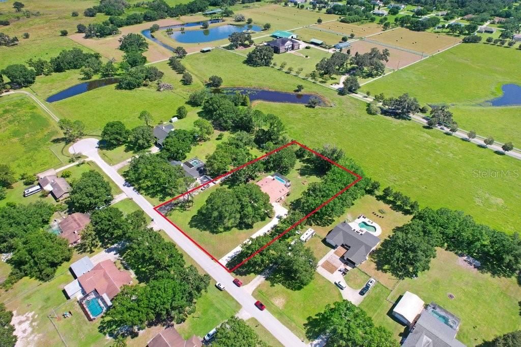 合同活跃: $600,000 (3 贝兹, 2 浴室, 2322 平方英尺)