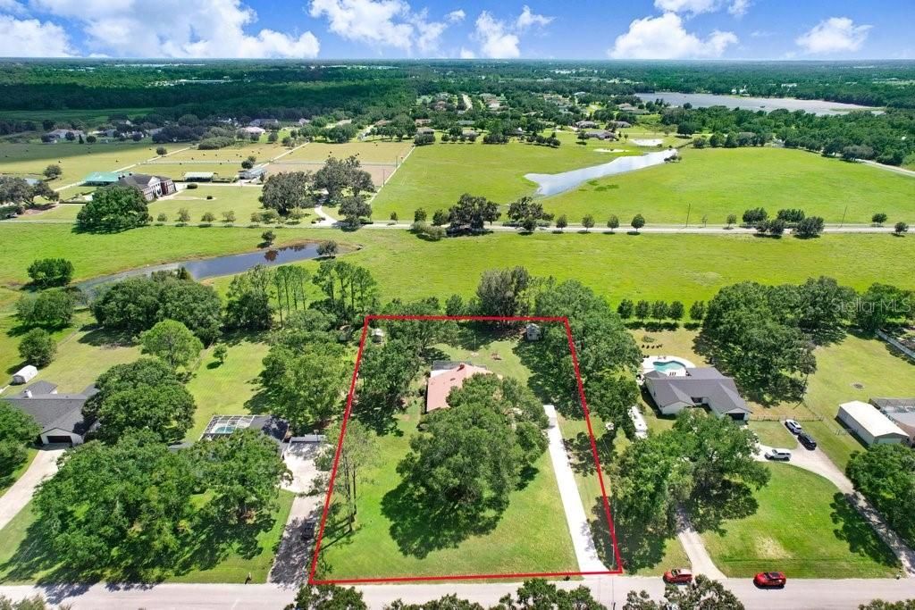 合同活跃: $600,000 (3 贝兹, 2 浴室, 2322 平方英尺)