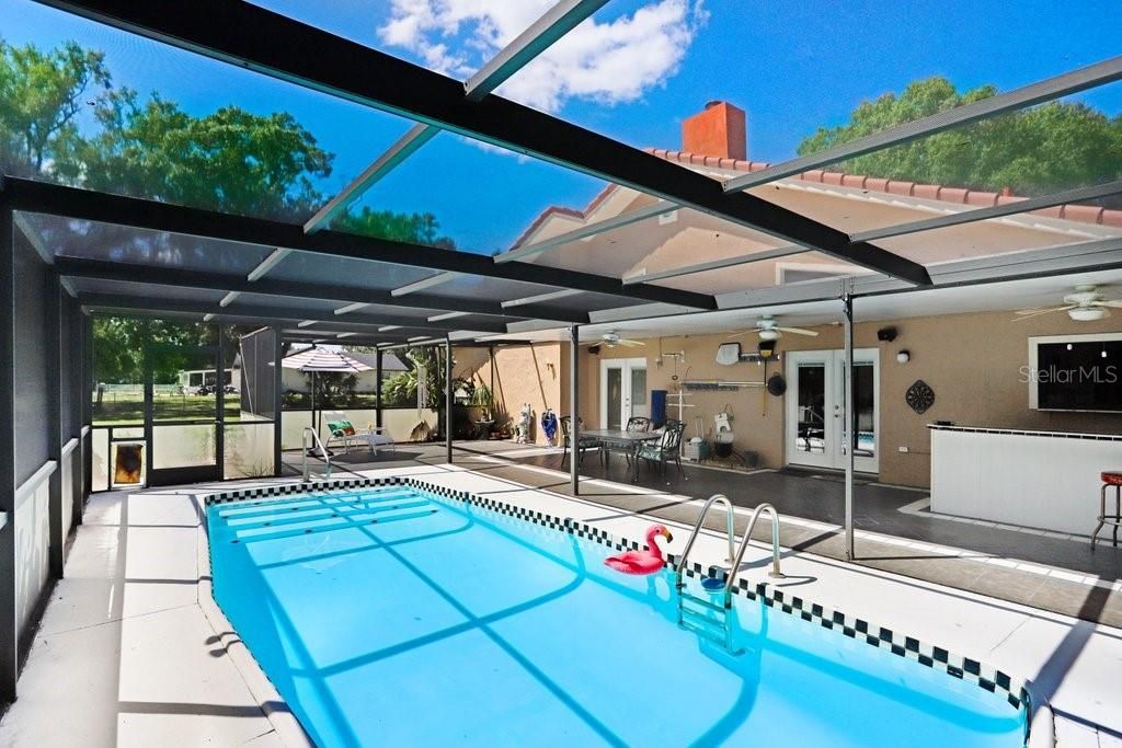 合同活跃: $600,000 (3 贝兹, 2 浴室, 2322 平方英尺)