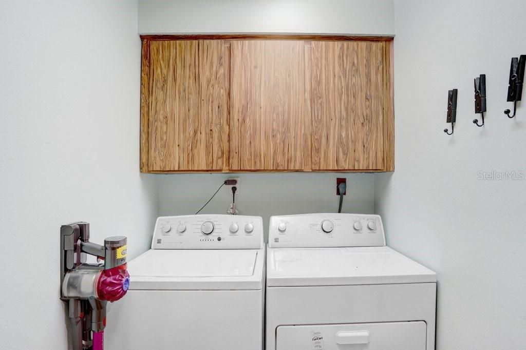 合同活跃: $600,000 (3 贝兹, 2 浴室, 2322 平方英尺)