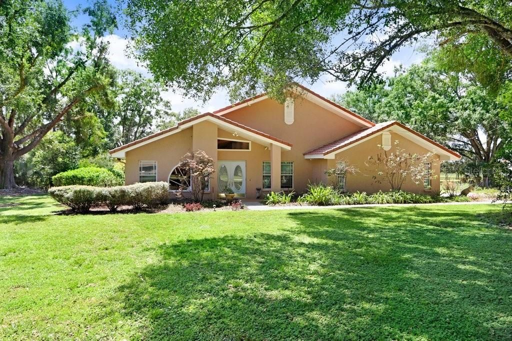 合同活跃: $600,000 (3 贝兹, 2 浴室, 2322 平方英尺)