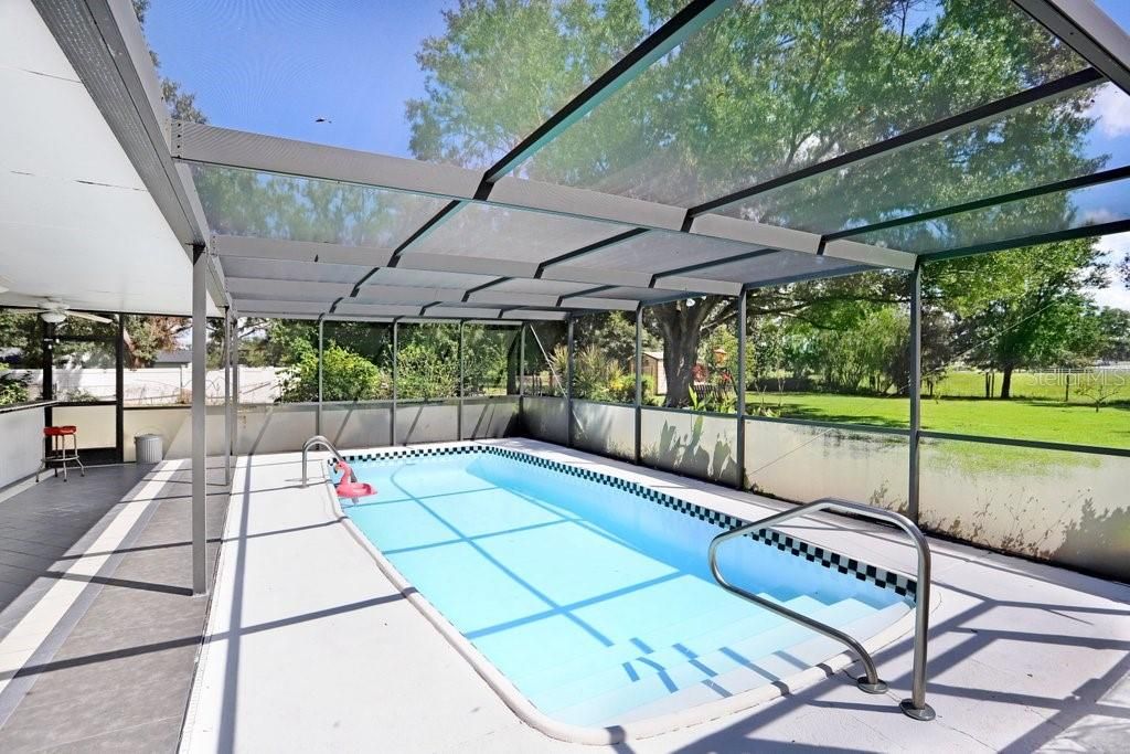 合同活跃: $600,000 (3 贝兹, 2 浴室, 2322 平方英尺)