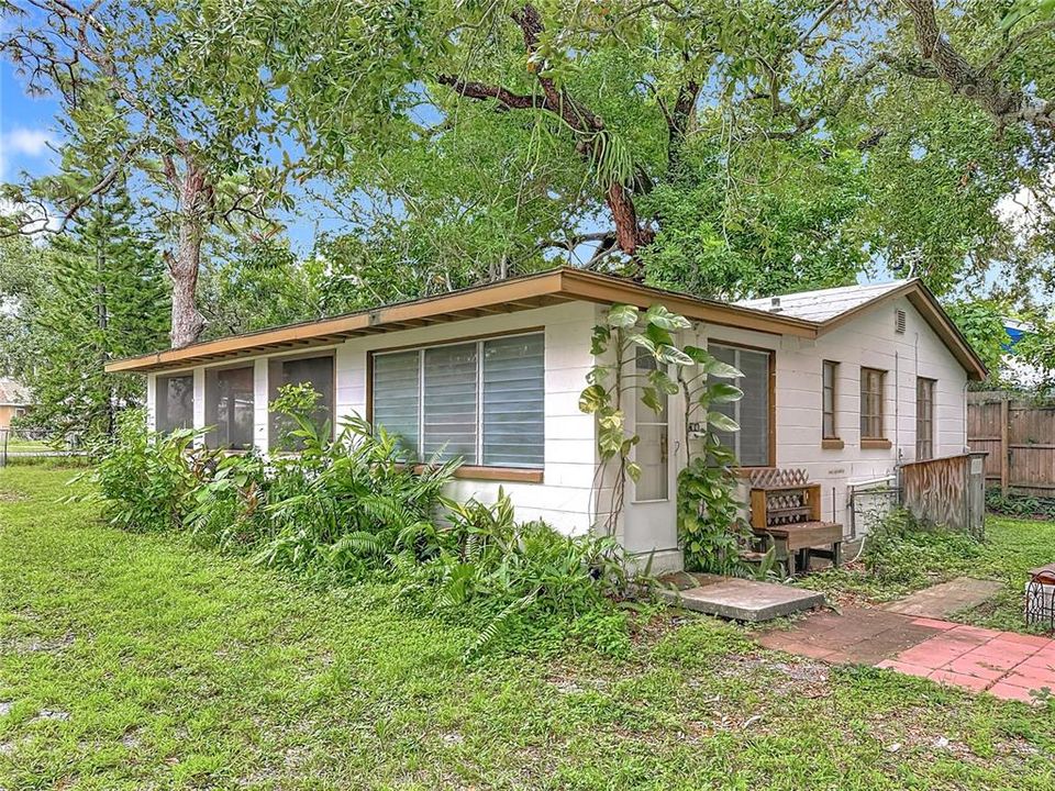 En Venta: $399,000 (0.46 acres)