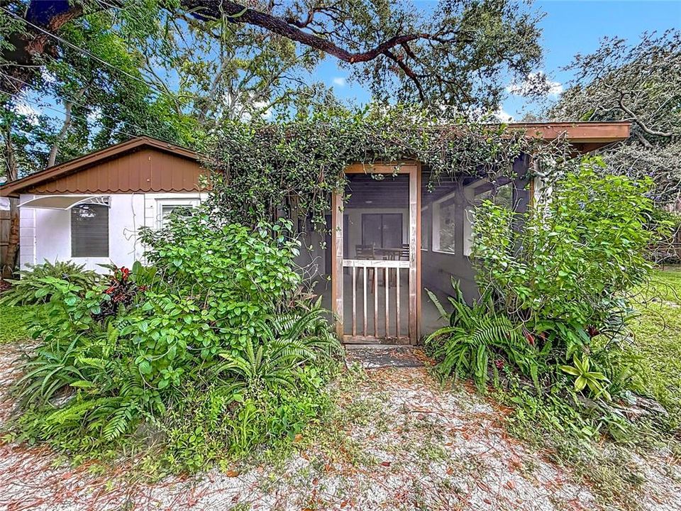 En Venta: $399,000 (0.46 acres)