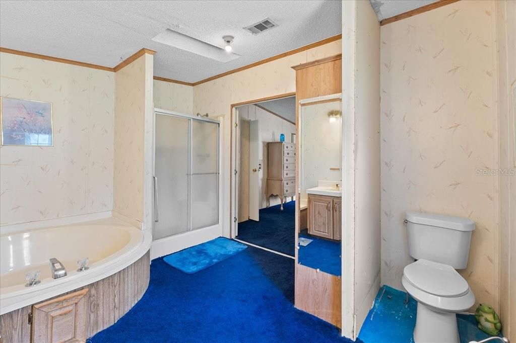 合同活跃: $199,000 (3 贝兹, 2 浴室, 1512 平方英尺)