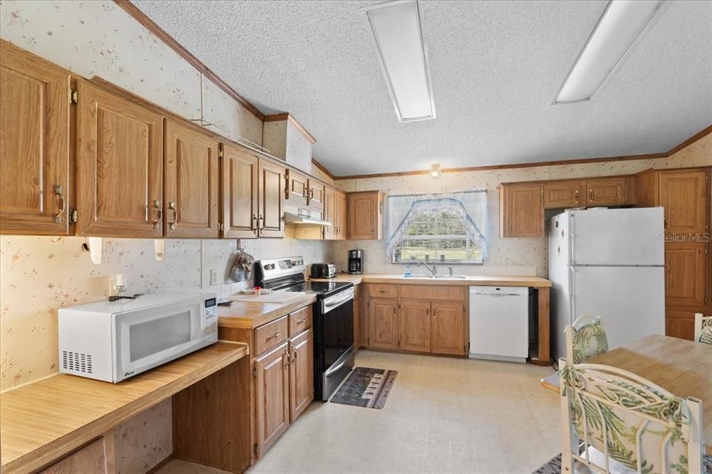 合同活跃: $199,000 (3 贝兹, 2 浴室, 1512 平方英尺)