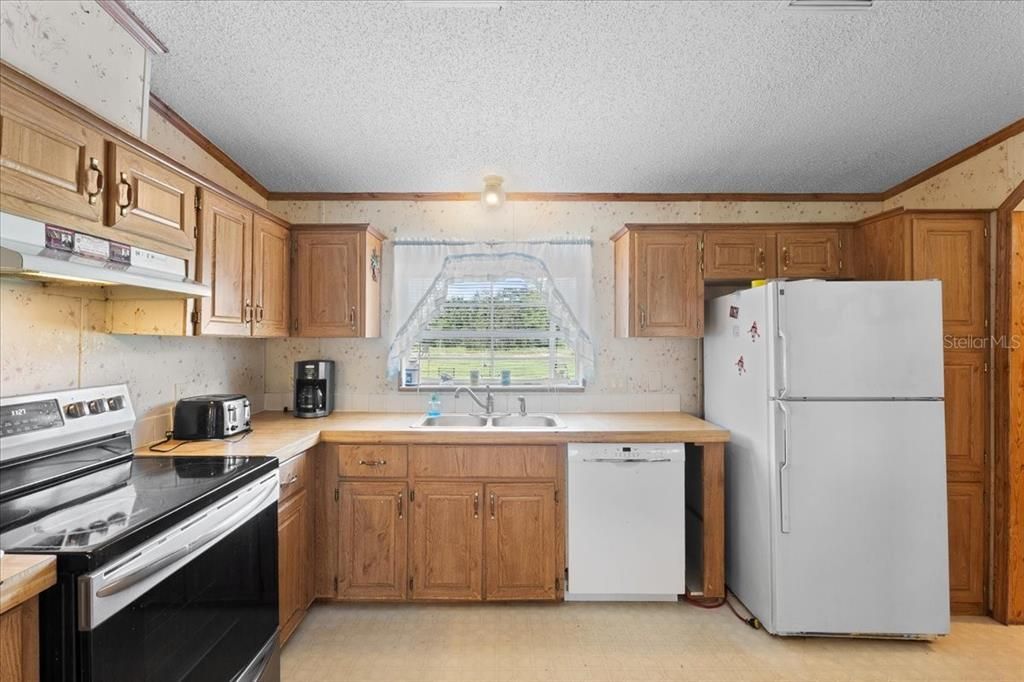 合同活跃: $199,000 (3 贝兹, 2 浴室, 1512 平方英尺)