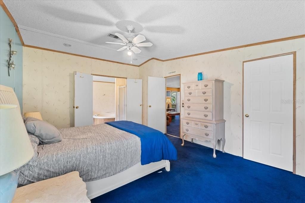 合同活跃: $199,000 (3 贝兹, 2 浴室, 1512 平方英尺)