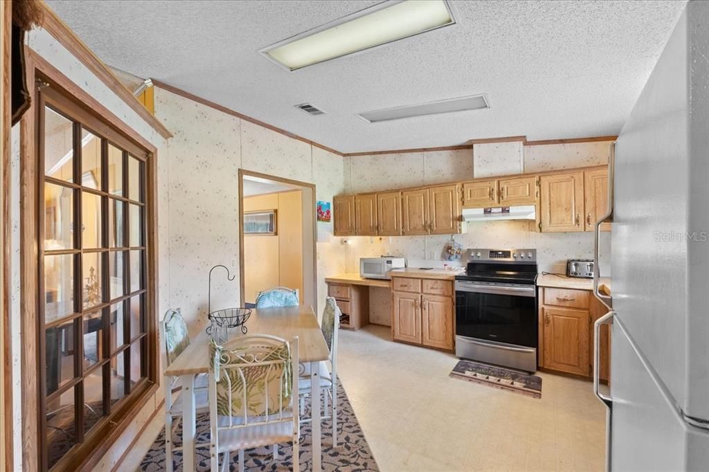 合同活跃: $199,000 (3 贝兹, 2 浴室, 1512 平方英尺)