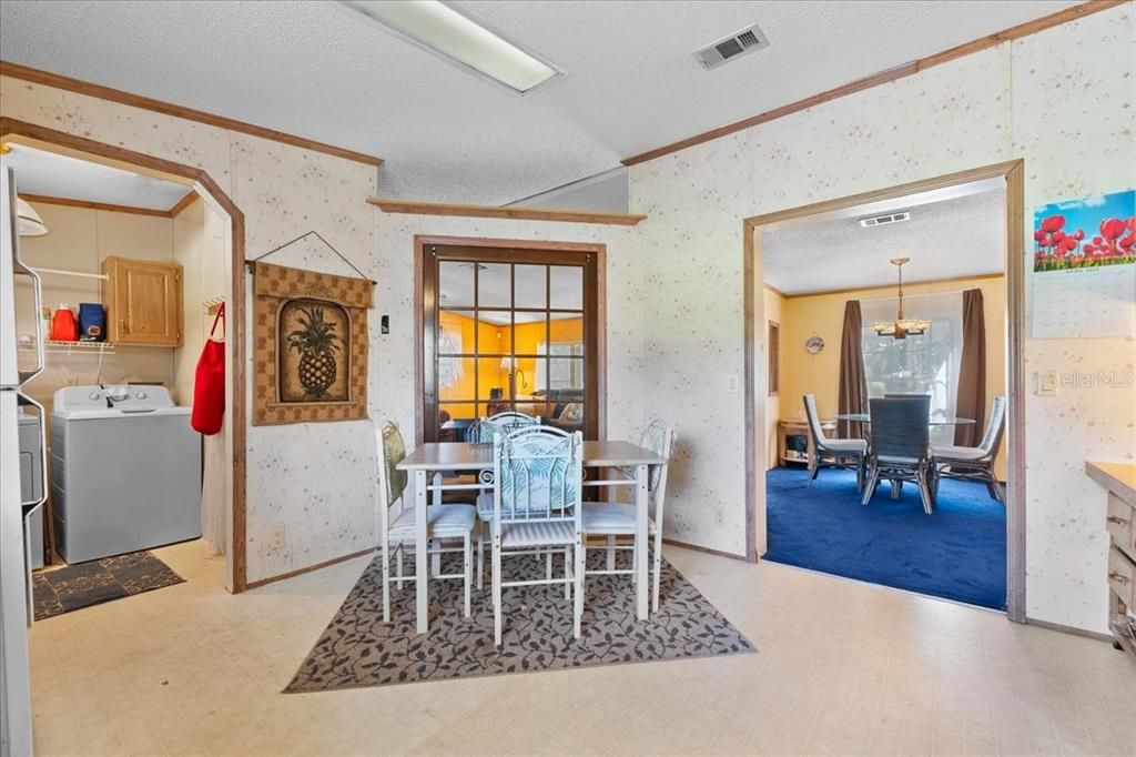 合同活跃: $199,000 (3 贝兹, 2 浴室, 1512 平方英尺)