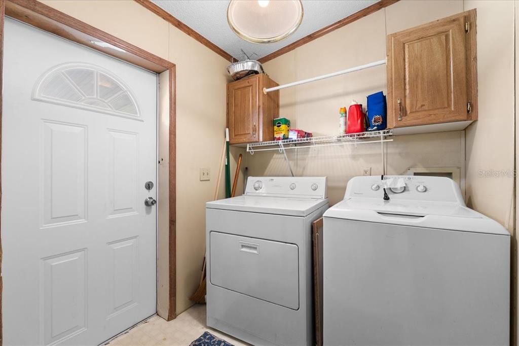 合同活跃: $199,000 (3 贝兹, 2 浴室, 1512 平方英尺)