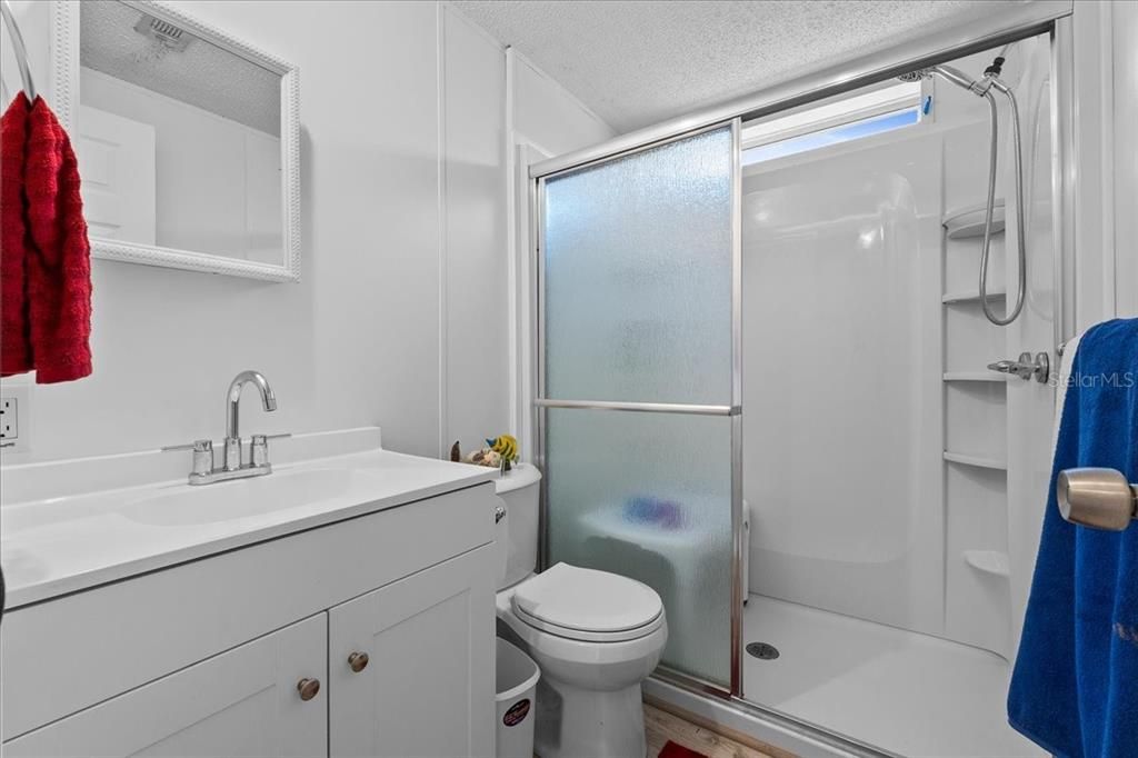 合同活跃: $199,000 (3 贝兹, 2 浴室, 1512 平方英尺)