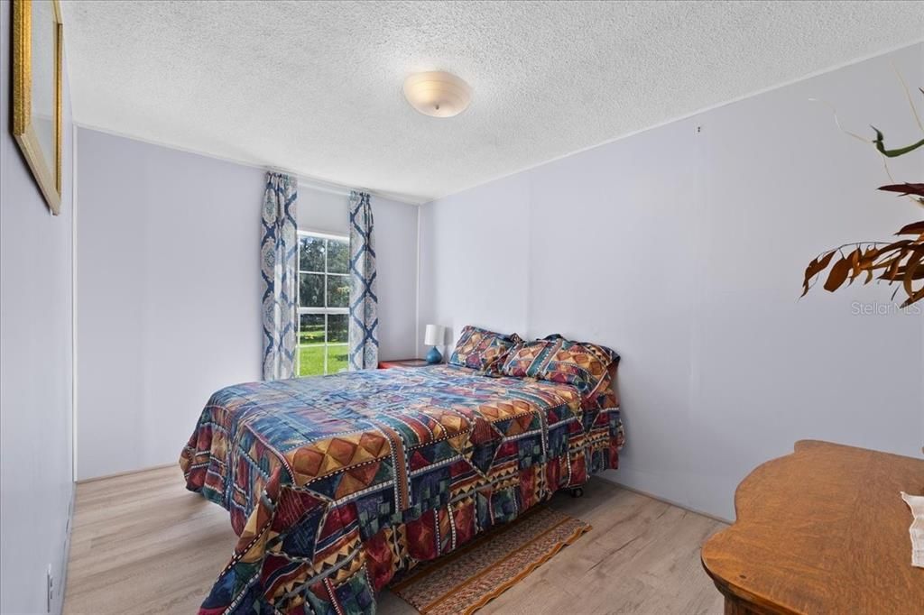 合同活跃: $199,000 (3 贝兹, 2 浴室, 1512 平方英尺)