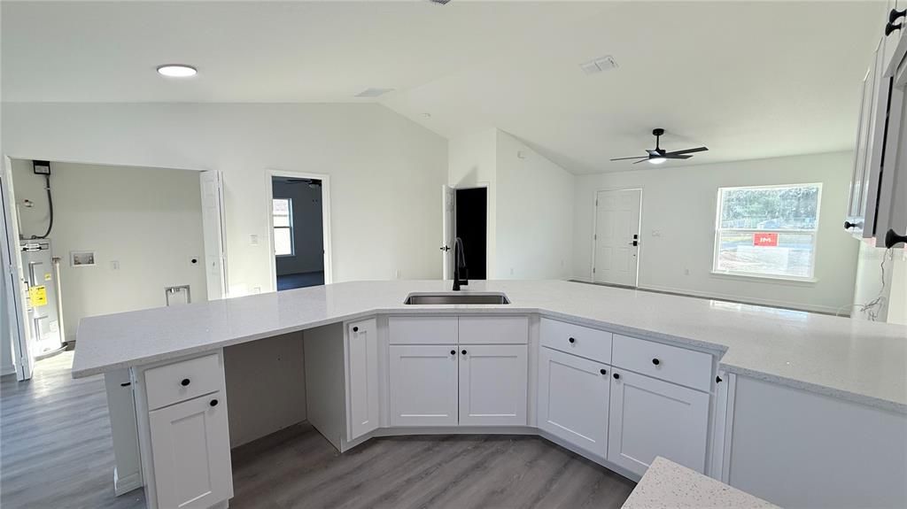 For Sale: $253,800 (3 beds, 2 baths, 1394 Square Feet)