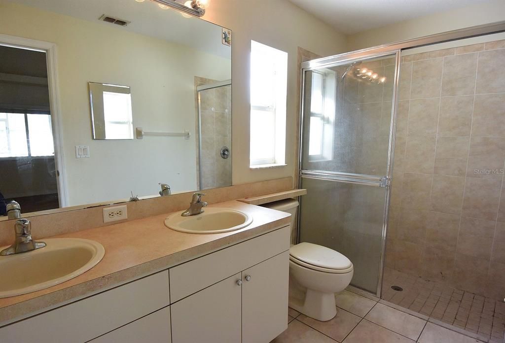 For Sale: $226,000 (4 beds, 2 baths, 1494 Square Feet)