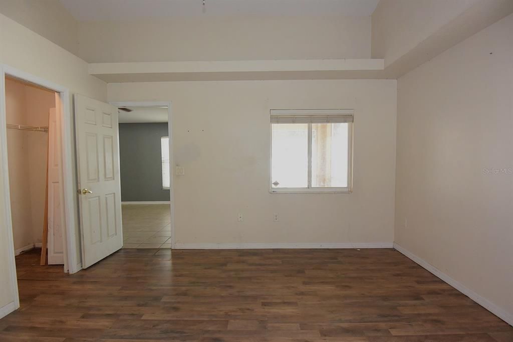 For Sale: $226,000 (4 beds, 2 baths, 1494 Square Feet)