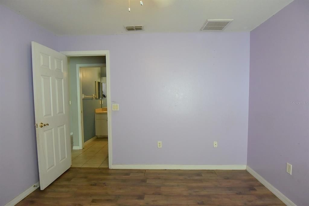 For Sale: $226,000 (4 beds, 2 baths, 1494 Square Feet)