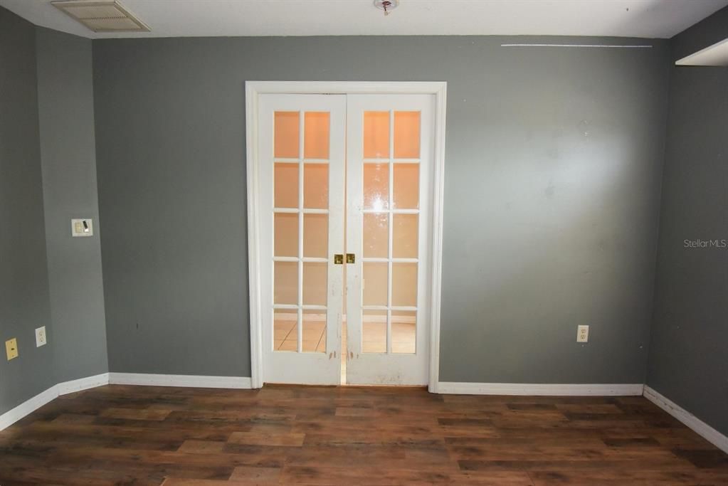 For Sale: $226,000 (4 beds, 2 baths, 1494 Square Feet)