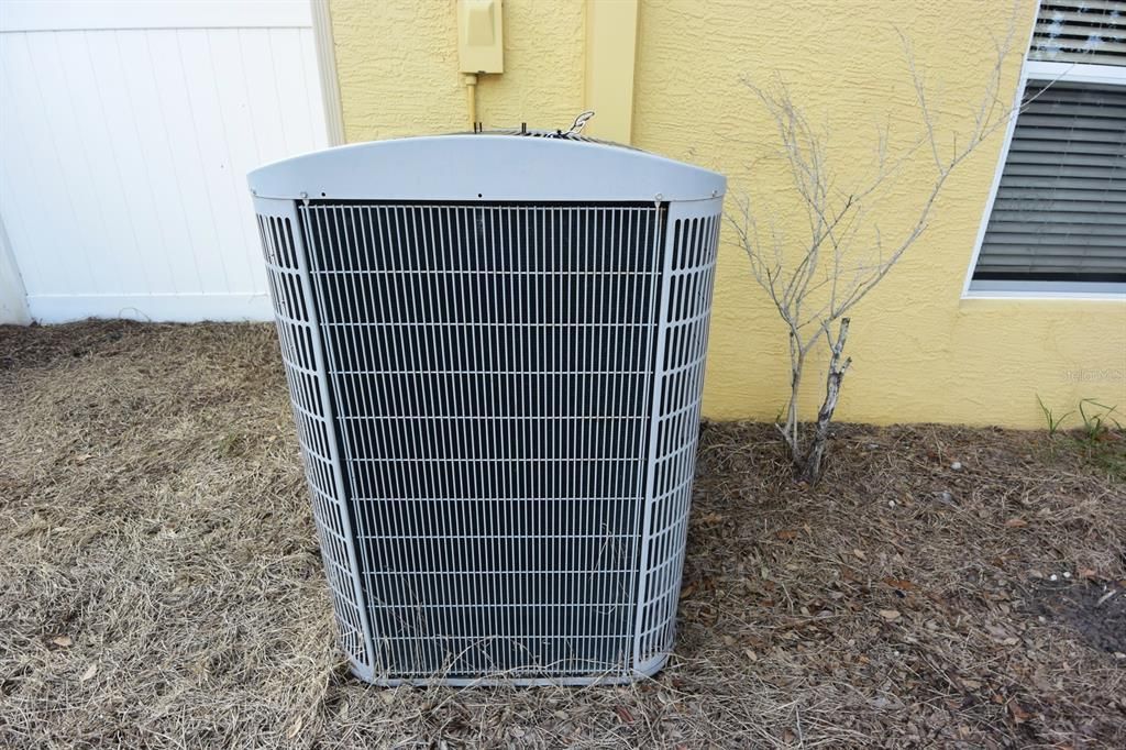 For Sale: $226,000 (4 beds, 2 baths, 1494 Square Feet)