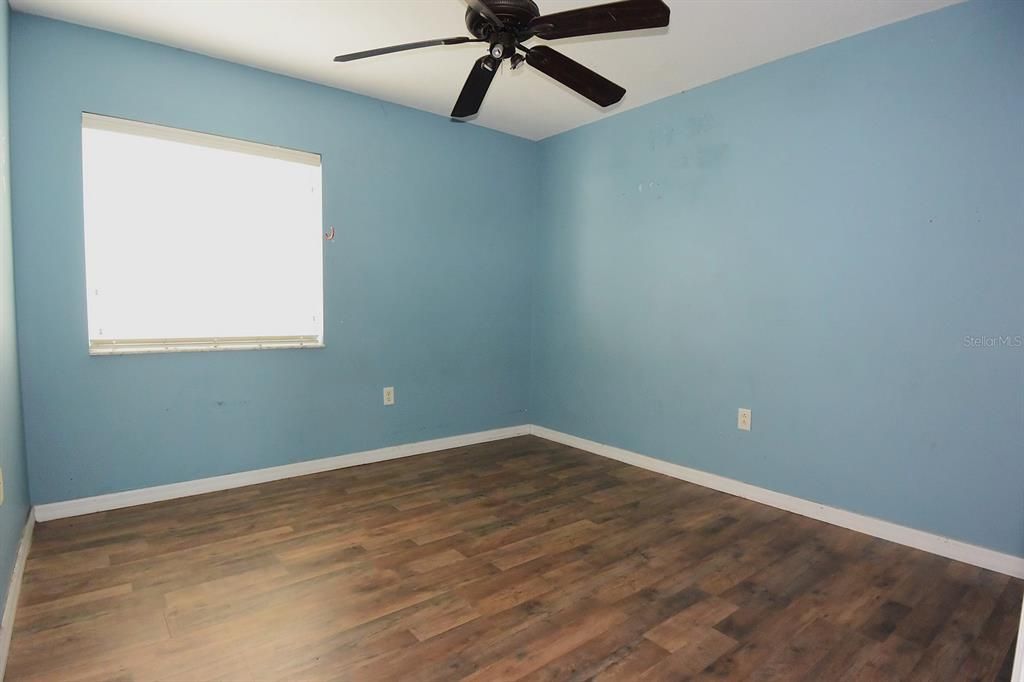 For Sale: $226,000 (4 beds, 2 baths, 1494 Square Feet)