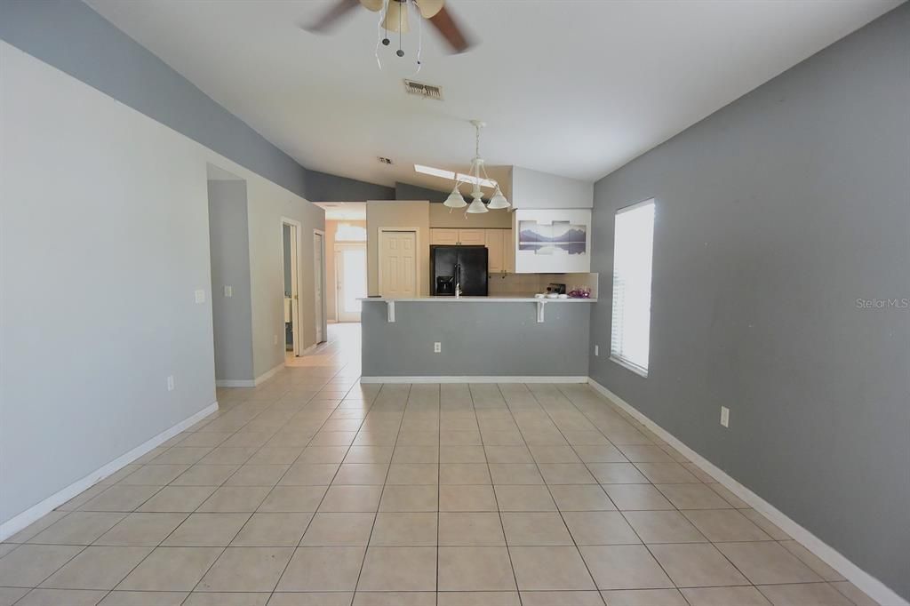 For Sale: $226,000 (4 beds, 2 baths, 1494 Square Feet)