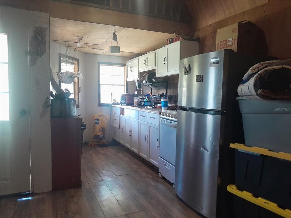 For Sale: $425,000 (3 beds, 3 baths, 840 Square Feet)