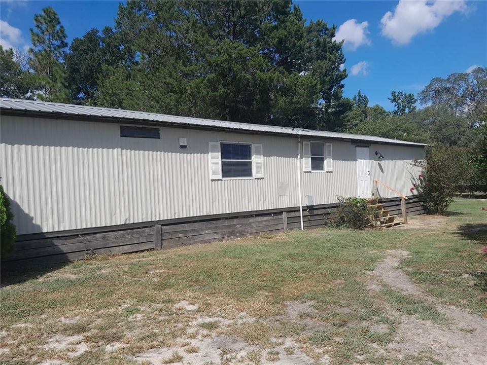 For Sale: $425,000 (3 beds, 3 baths, 840 Square Feet)