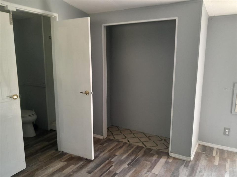 For Sale: $425,000 (3 beds, 3 baths, 840 Square Feet)