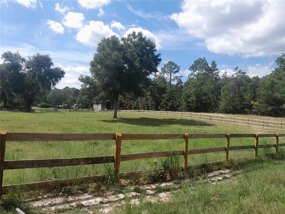 For Sale: $425,000 (3 beds, 3 baths, 840 Square Feet)