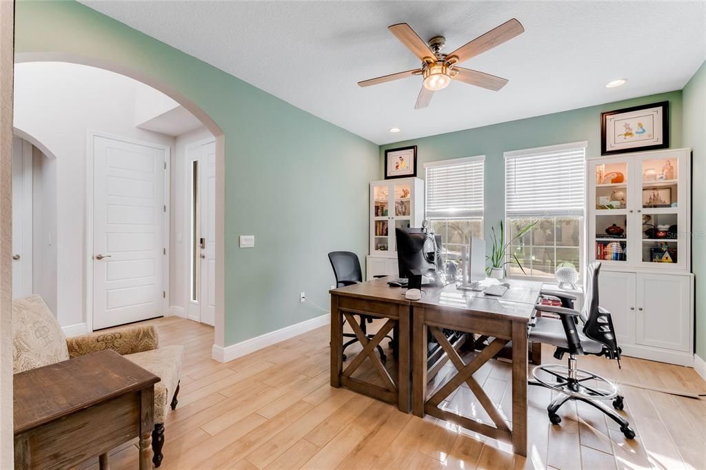 出租: $5,500 (5 贝兹, 3 浴室, 3910 平方英尺)