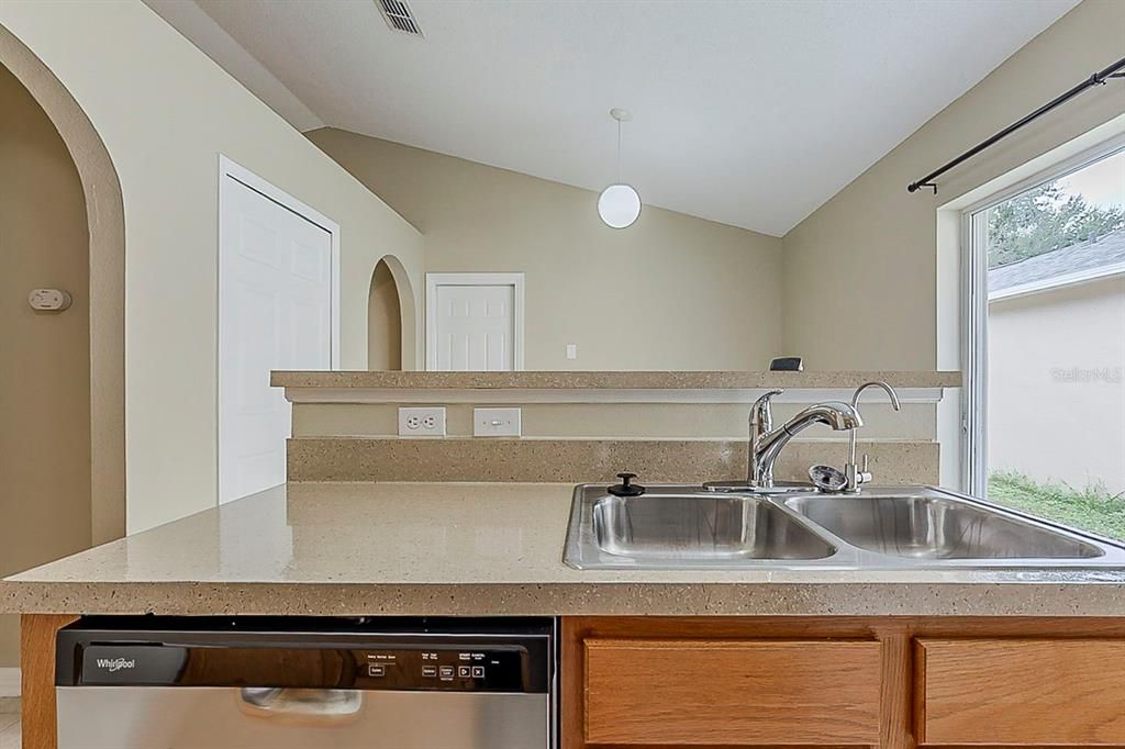 En Venta: $309,900 (3 camas, 2 baños, 1176 Pies cuadrados)