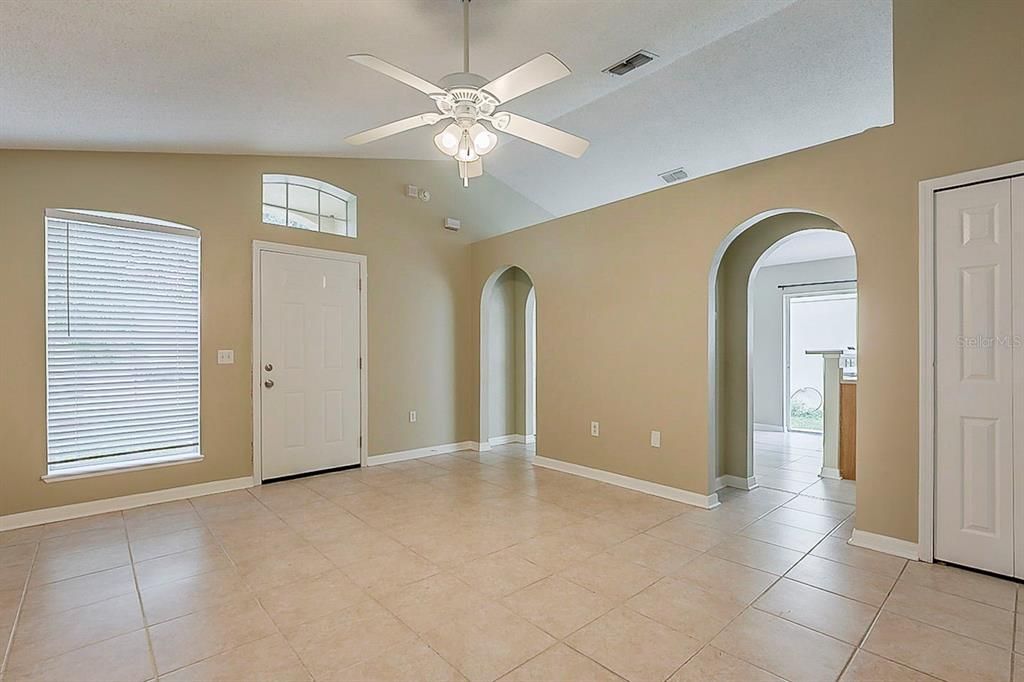 En Venta: $309,900 (3 camas, 2 baños, 1176 Pies cuadrados)