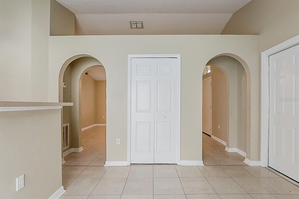 En Venta: $309,900 (3 camas, 2 baños, 1176 Pies cuadrados)