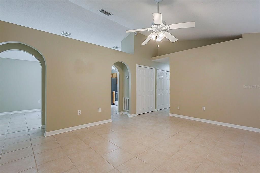 En Venta: $309,900 (3 camas, 2 baños, 1176 Pies cuadrados)