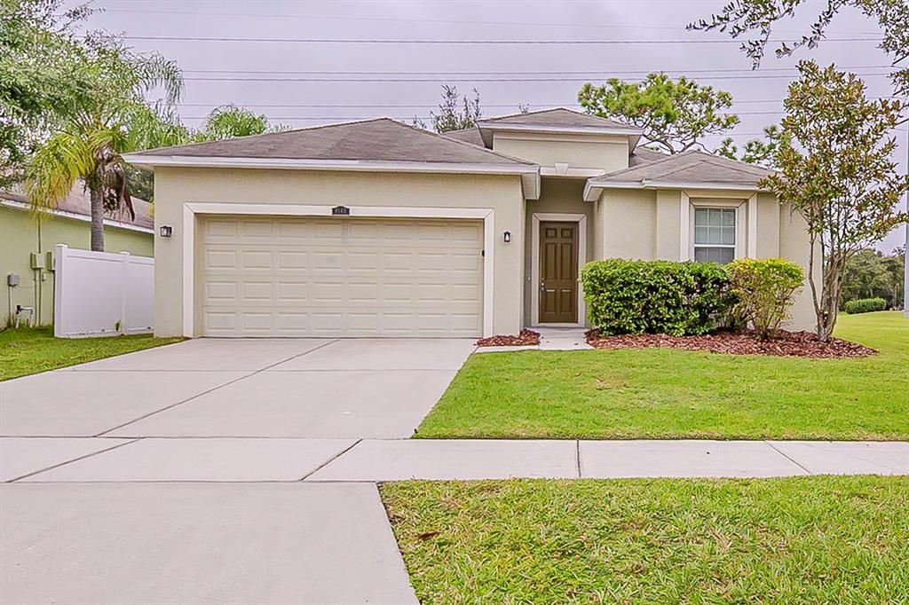 Под контрактом: $314,900 (3 спален, 2 ванн, 1686 Квадратных фут)