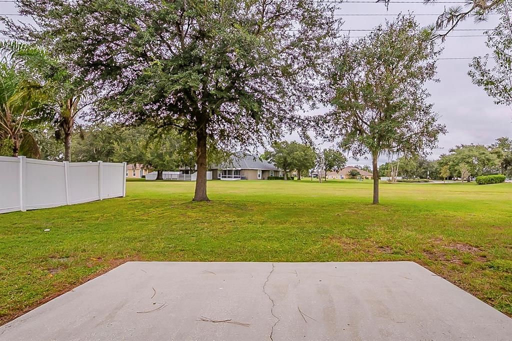 Под контрактом: $314,900 (3 спален, 2 ванн, 1686 Квадратных фут)