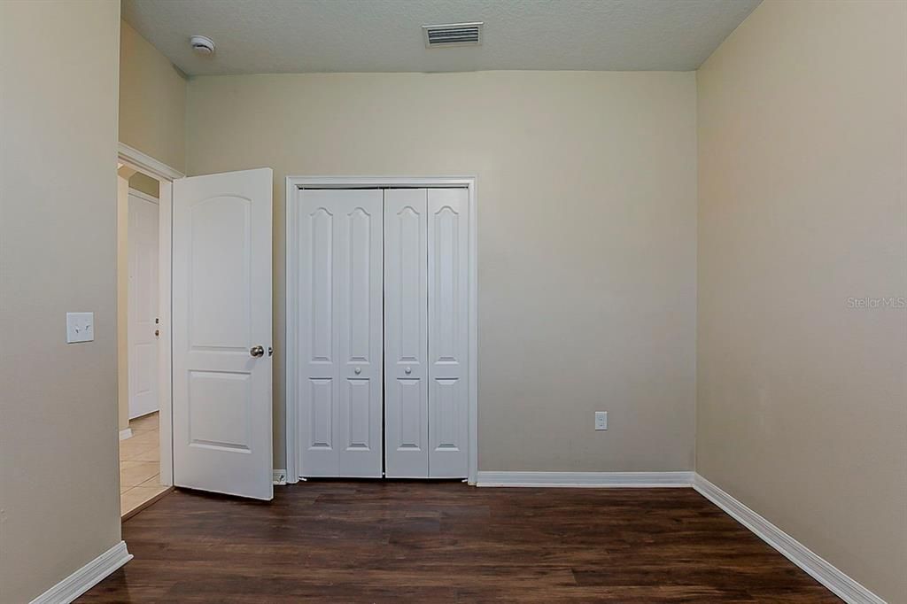 Под контрактом: $314,900 (3 спален, 2 ванн, 1686 Квадратных фут)