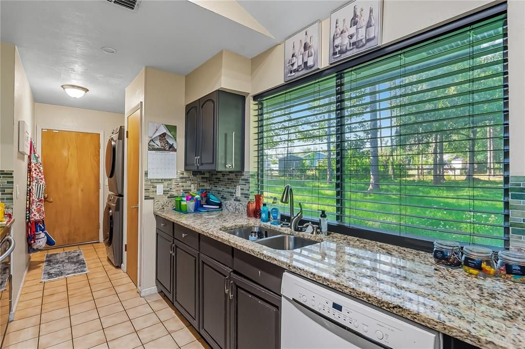 For Sale: $270,000 (3 beds, 2 baths, 1092 Square Feet)