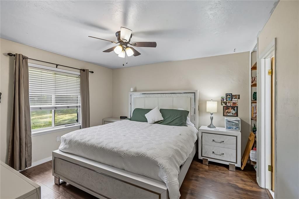 For Sale: $270,000 (3 beds, 2 baths, 1092 Square Feet)