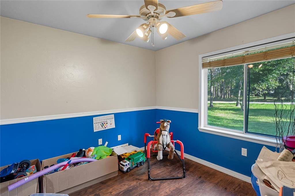 For Sale: $270,000 (3 beds, 2 baths, 1092 Square Feet)