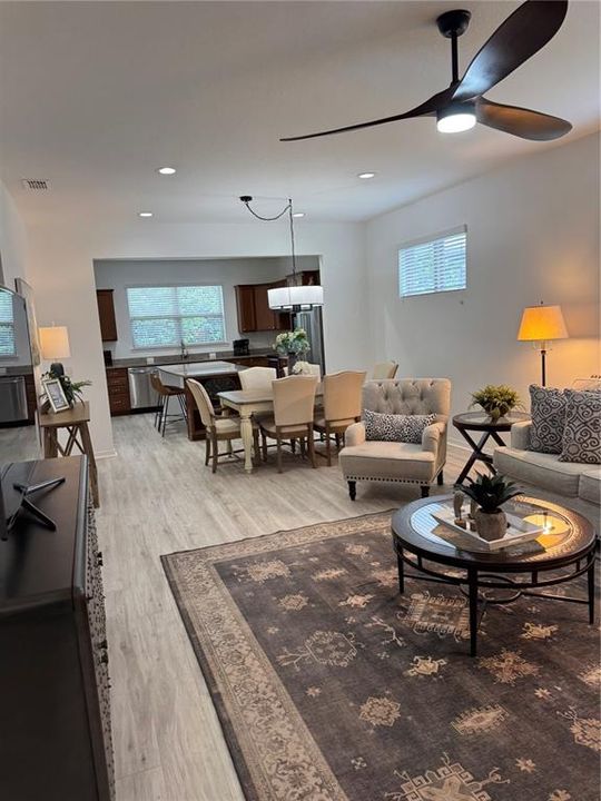 For Rent: $2,500 (2 beds, 2 baths, 1443 Square Feet)