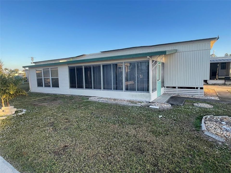 For Sale: $75,000 (2 beds, 1 baths, 900 Square Feet)