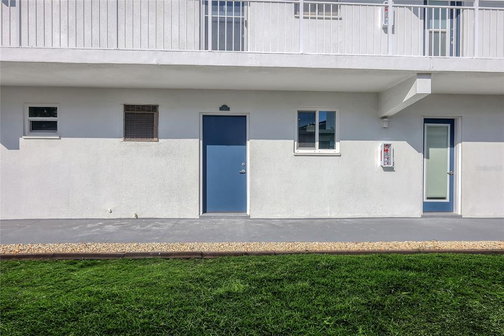 For Sale: $499,000 (1 beds, 1 baths, 641 Square Feet)