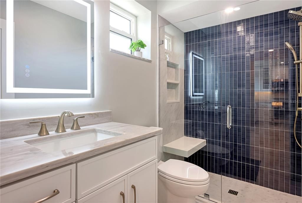 For Sale: $499,000 (1 beds, 1 baths, 641 Square Feet)