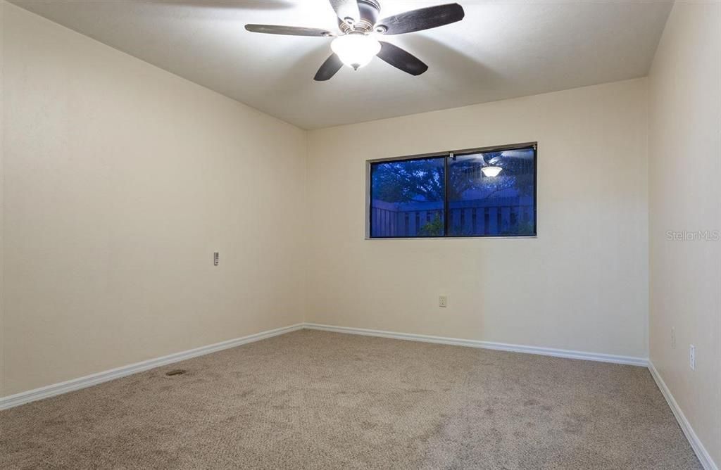 For Sale: $180,000 (2 beds, 2 baths, 1000 Square Feet)