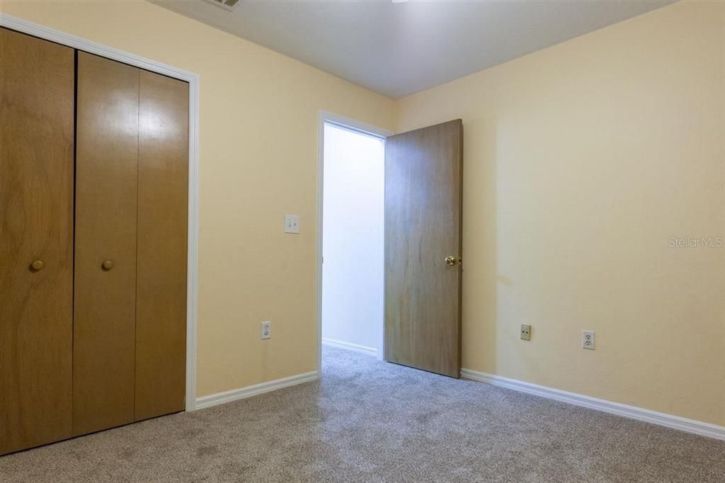 For Sale: $180,000 (2 beds, 2 baths, 1000 Square Feet)