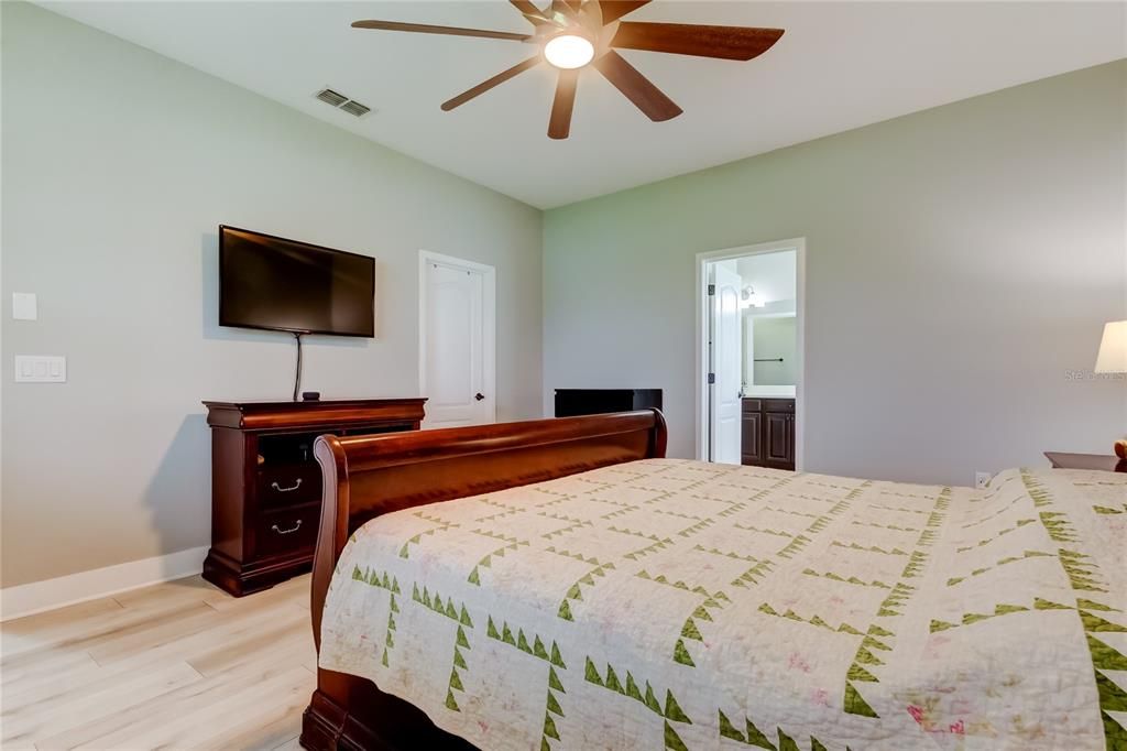 Active With Contract: $446,000 (4 beds, 3 baths, 3044 Square Feet)