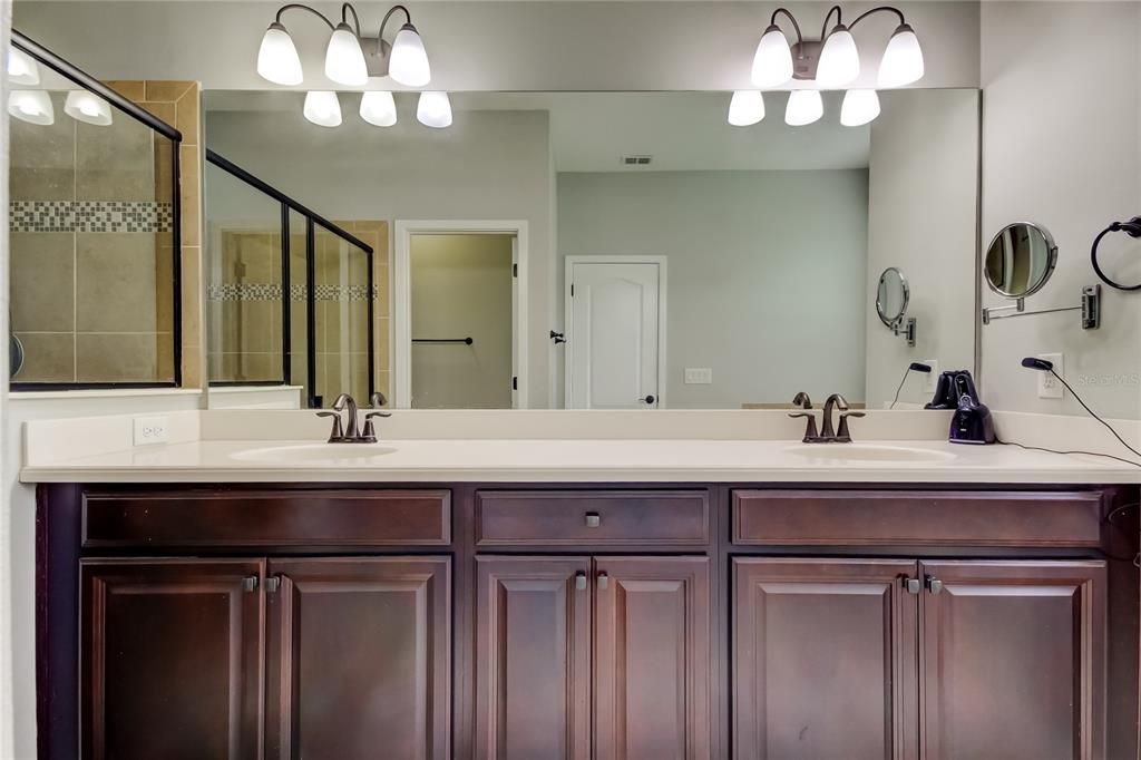 Active With Contract: $446,000 (4 beds, 3 baths, 3044 Square Feet)