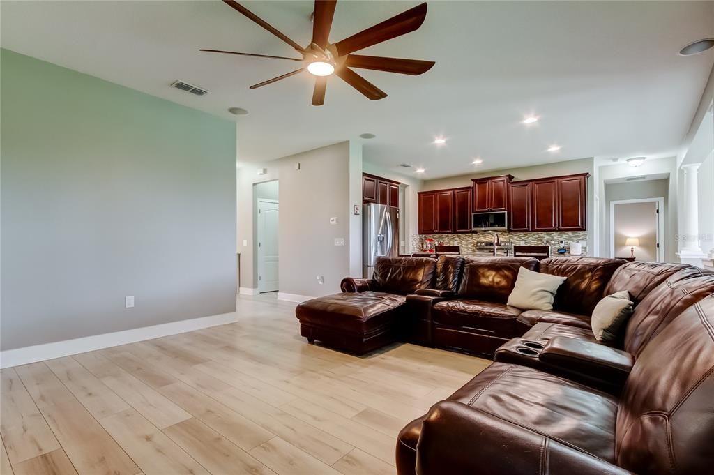 Active With Contract: $446,000 (4 beds, 3 baths, 3044 Square Feet)